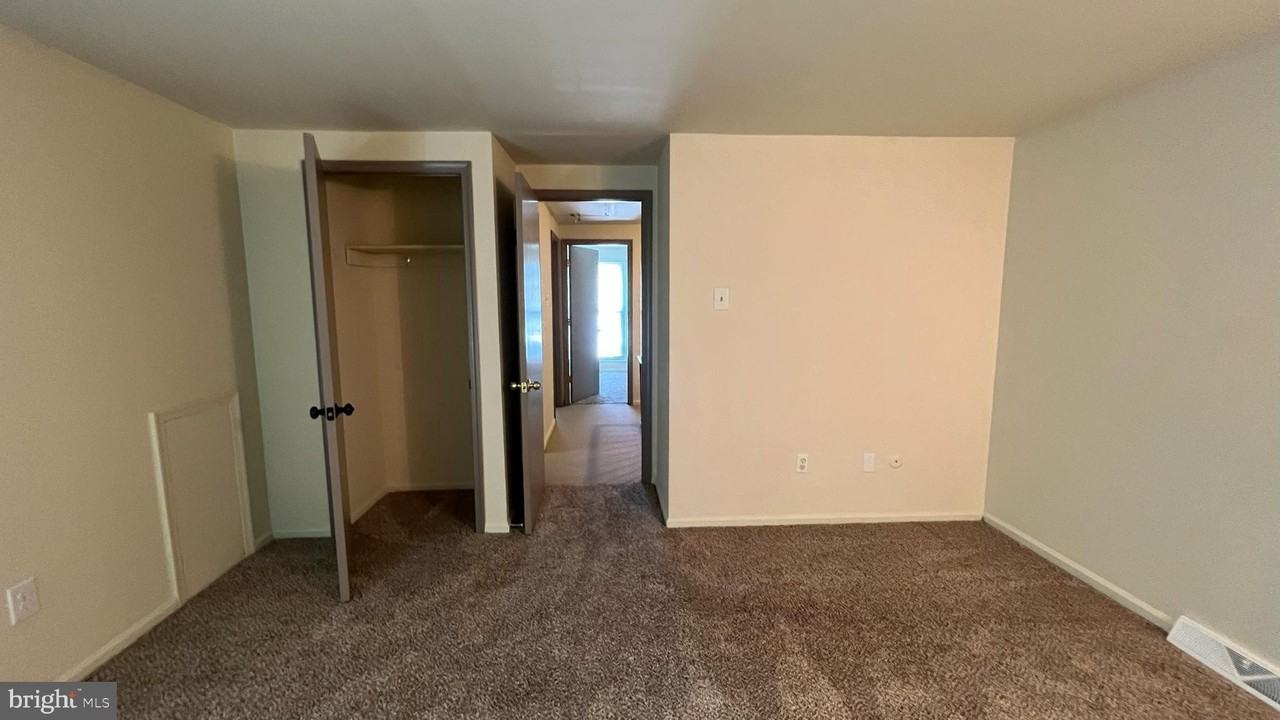 744 Summit Chase Dr - Photo 4 of 30