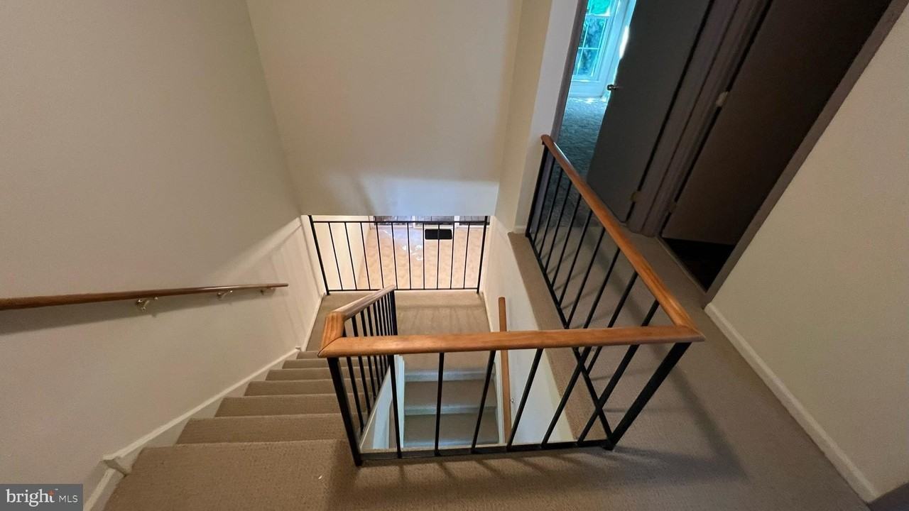 744 Summit Chase Dr - Photo 5 of 30