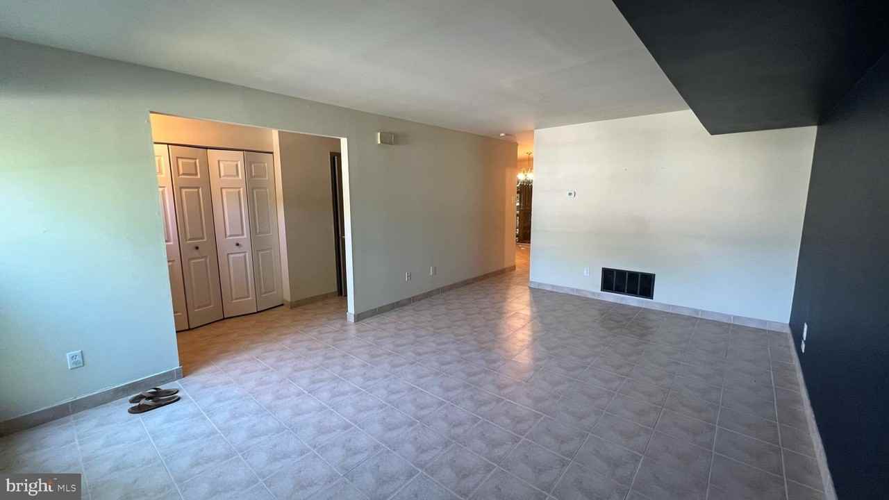 744 Summit Chase Dr - Photo 6 of 30