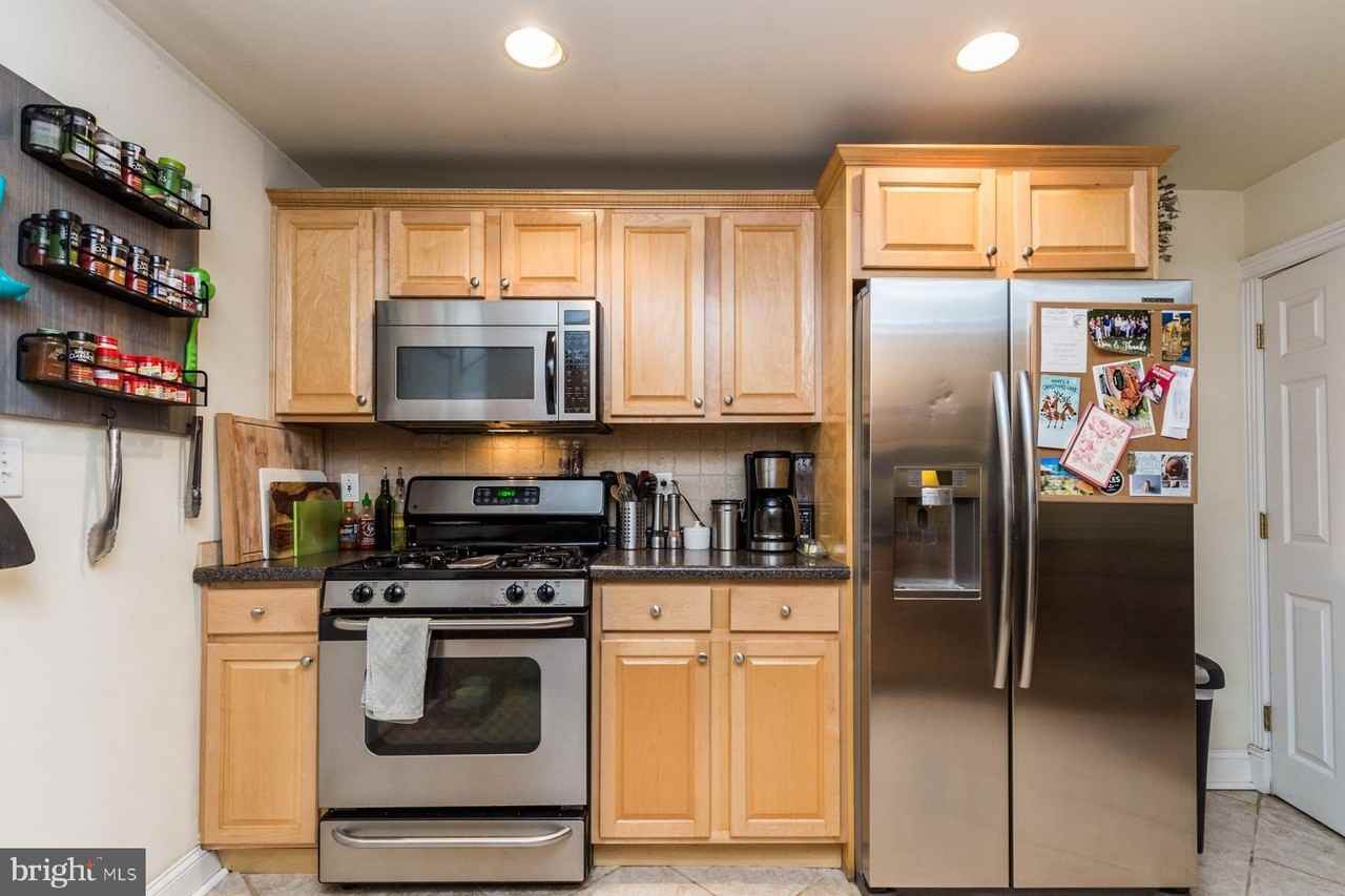 916 S 25th St - Photo 6 of 25