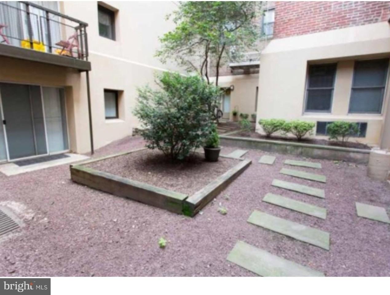 1301 Arch St #305 - Photo 3 of 21