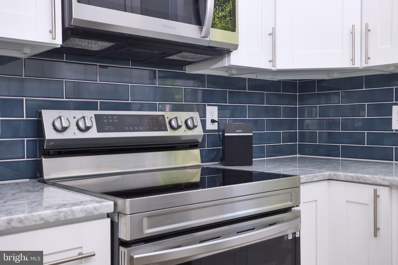 2810 S Arlington Ridge Rd Unit B - Photo 4 of 20