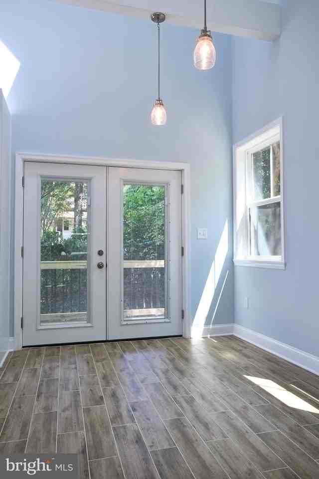 2810 S Arlington Ridge Rd Unit B - Photo 6 of 20