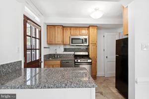 featured image of 915 Jefferson St