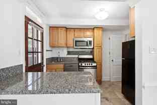 915 Jefferson St - Photo 1 of 1