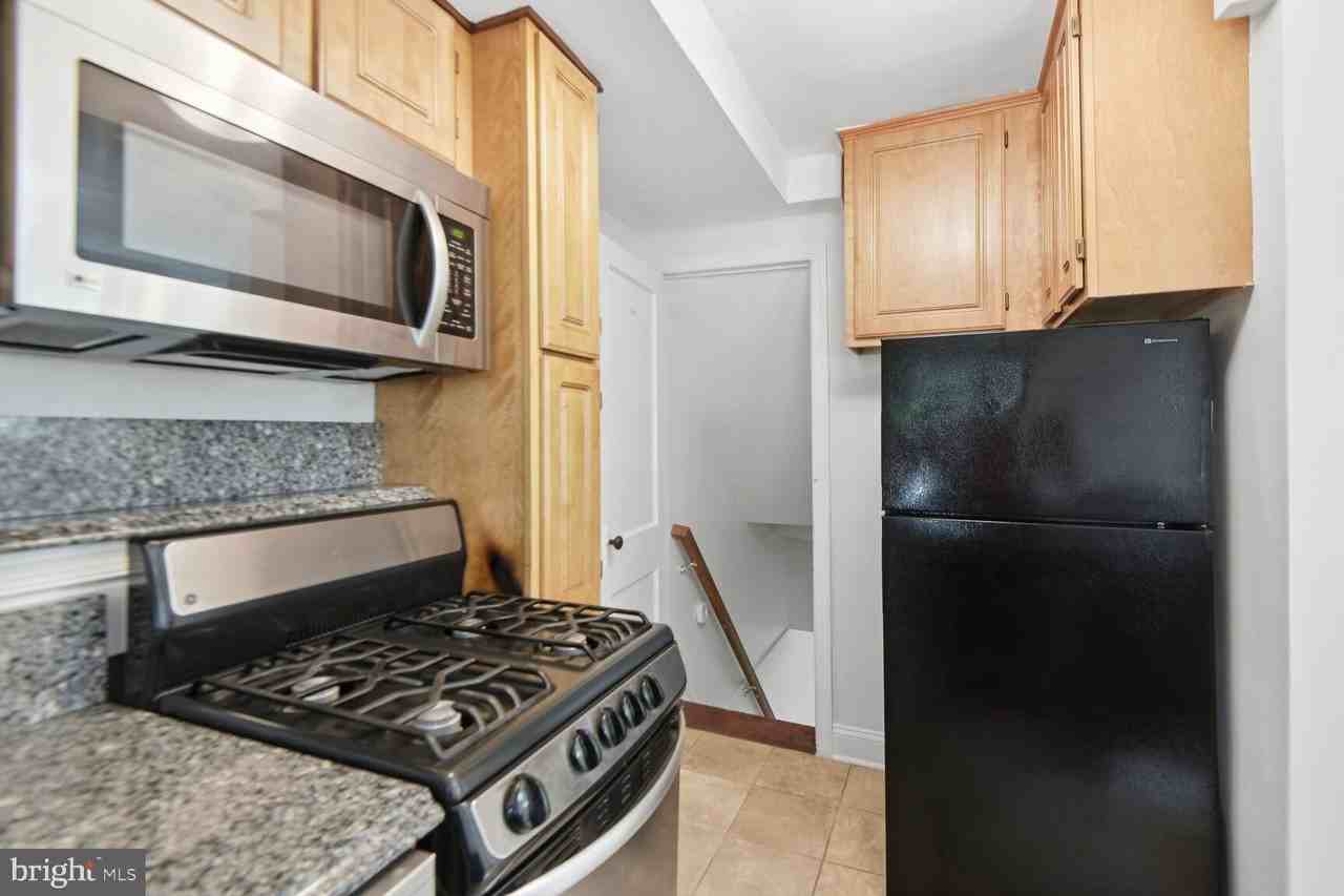 915 Jefferson St - Photo 6 of 18