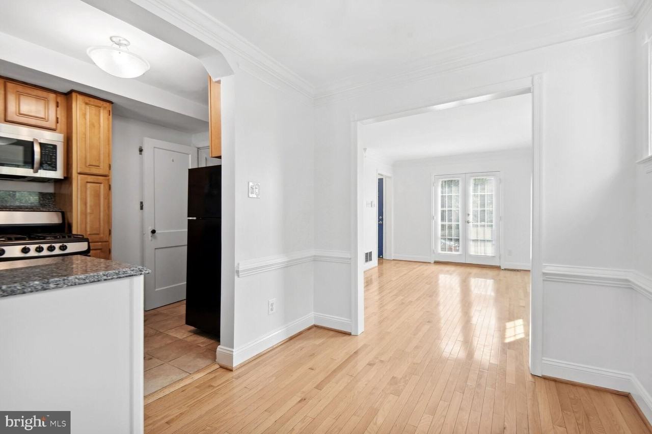 915 Jefferson St - Photo 7 of 18