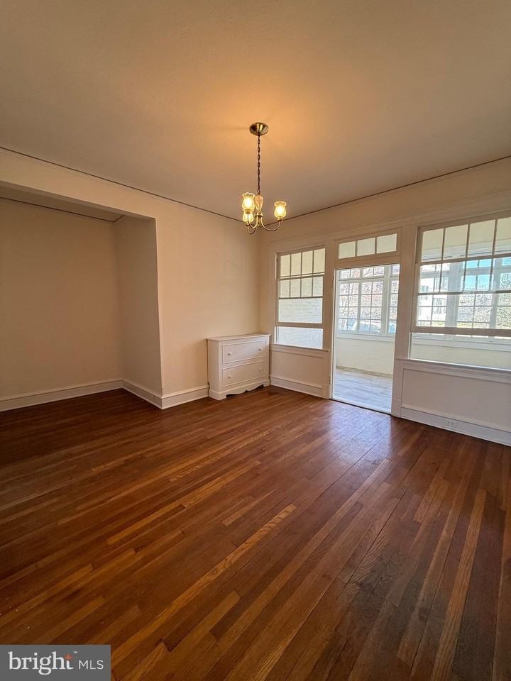 700 Prince Edward St Apt 2 - Photo 2 of 15