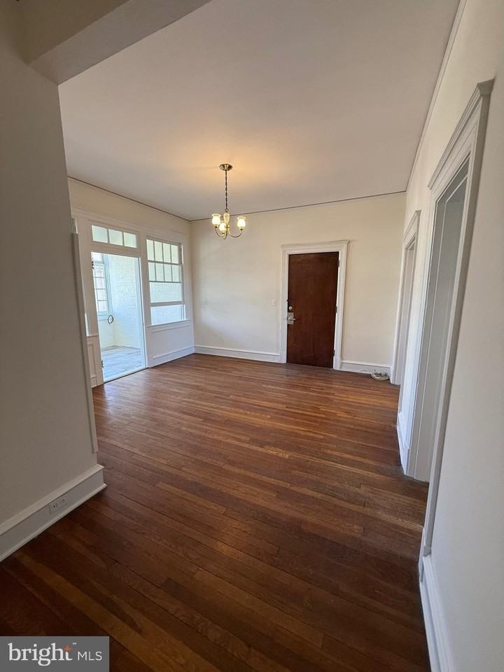 700 Prince Edward St Apt 2 - Photo 6 of 15