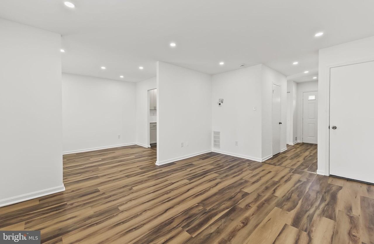 8234 Stationhouse Ct - Photo 7 of 29