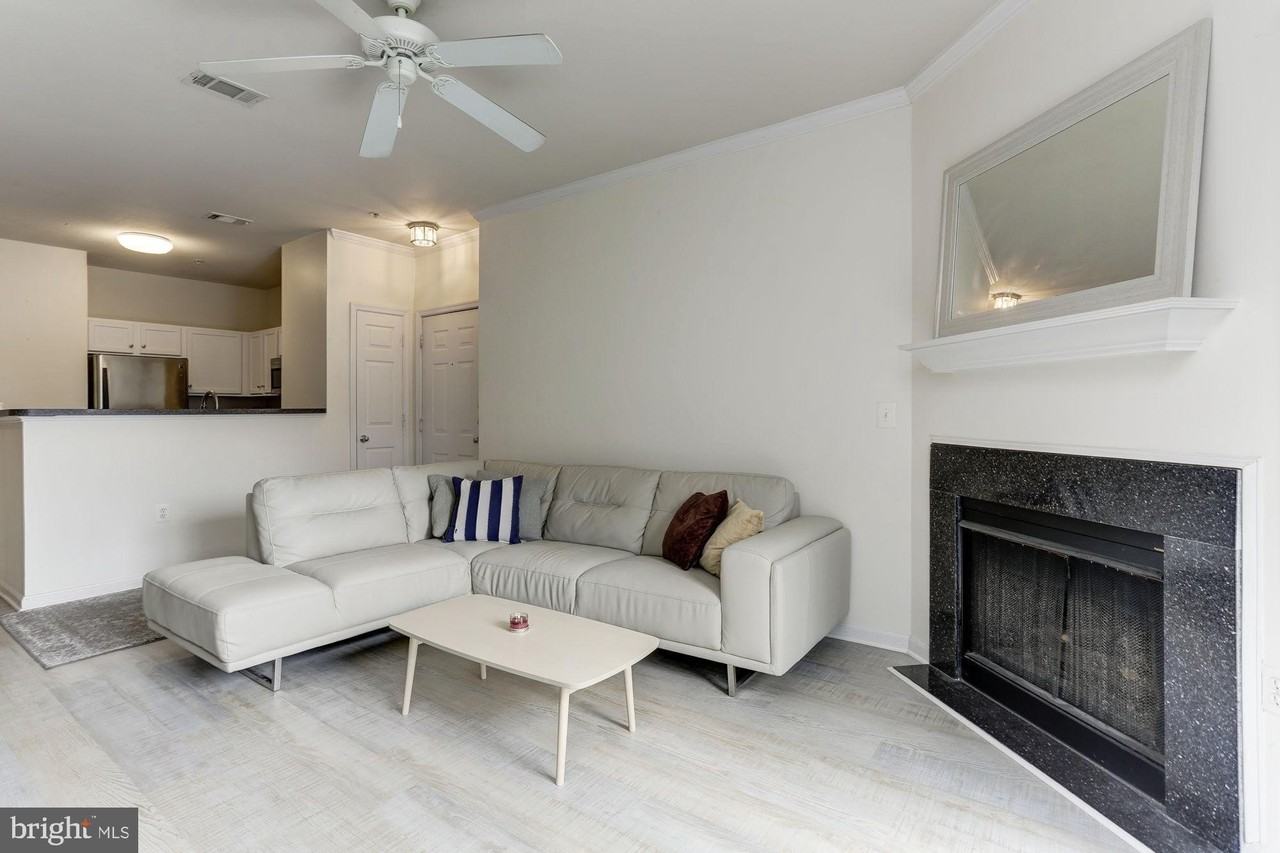 5105E Travis Edward Way Apt E - Photo 6 of 33