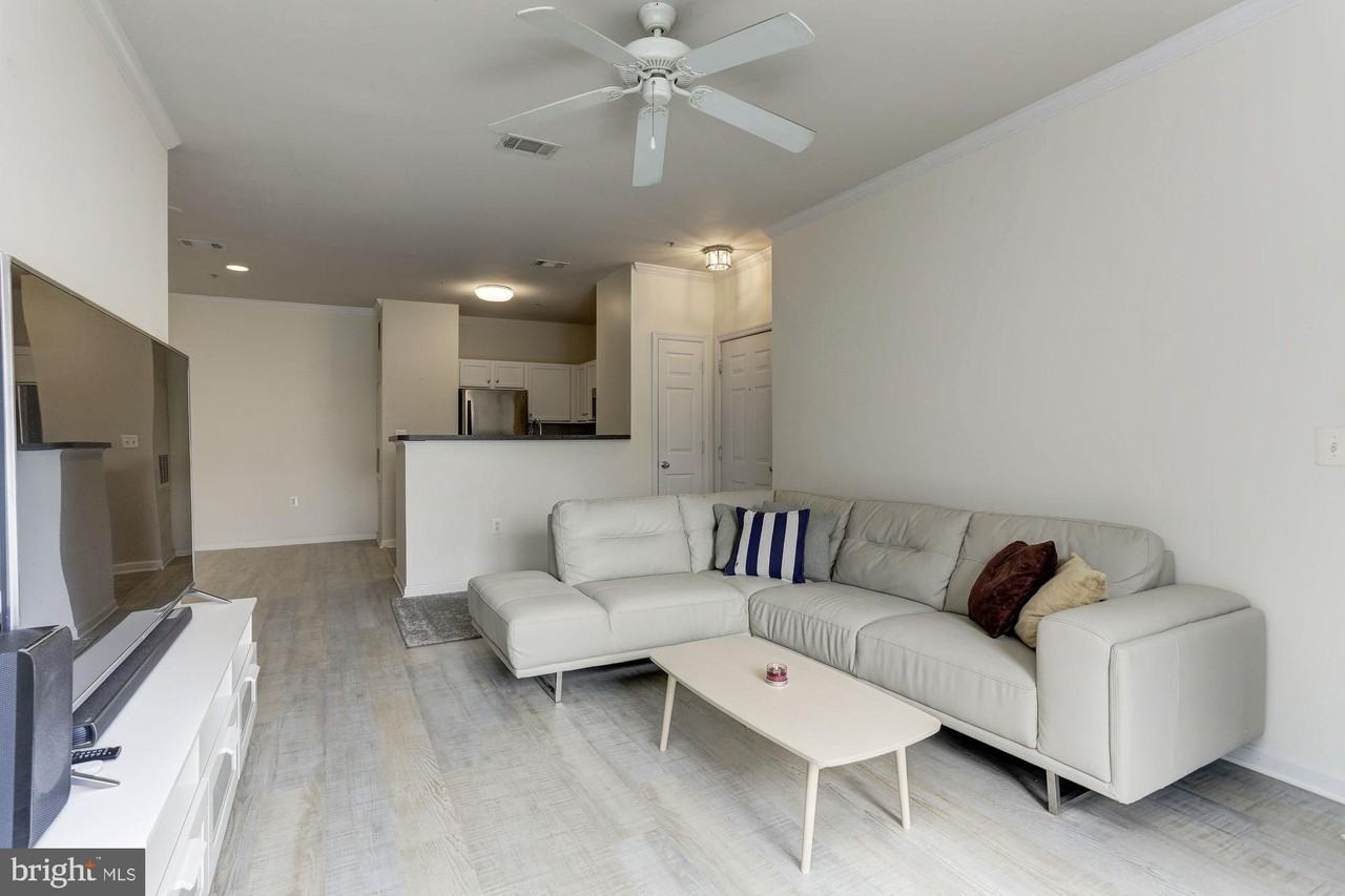 5105E Travis Edward Way Apt E - Photo 7 of 33