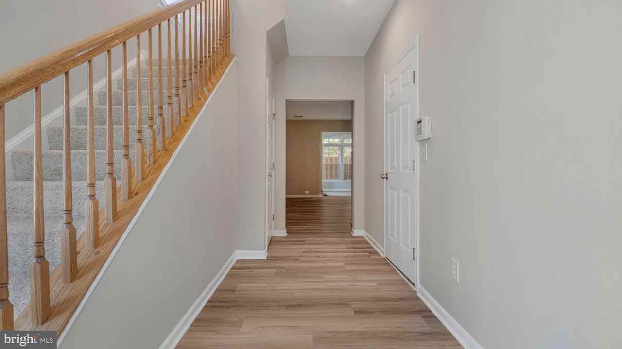 4724 Hanrahan Pl - Photo 3 of 47