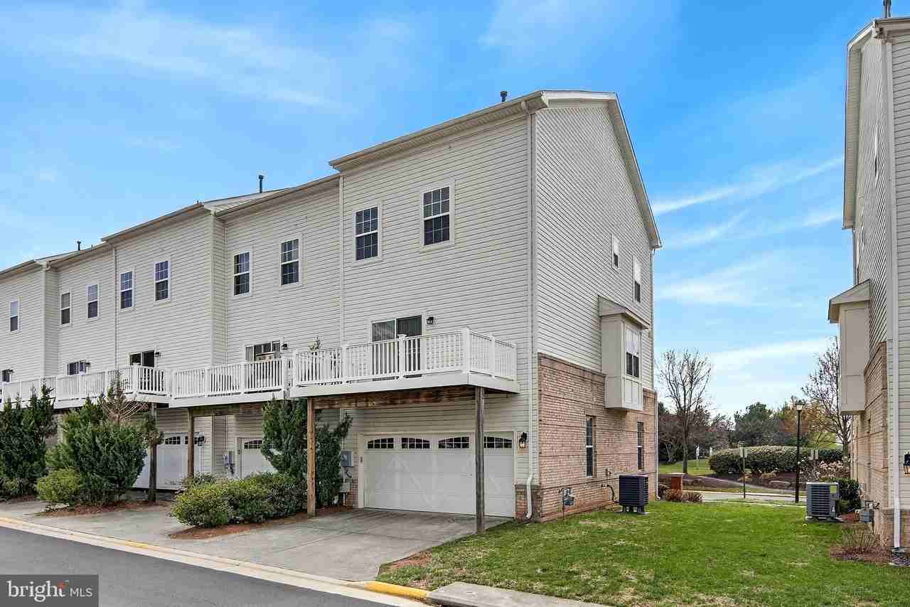 22730 Parkland Farms Ter - Photo 3 of 34