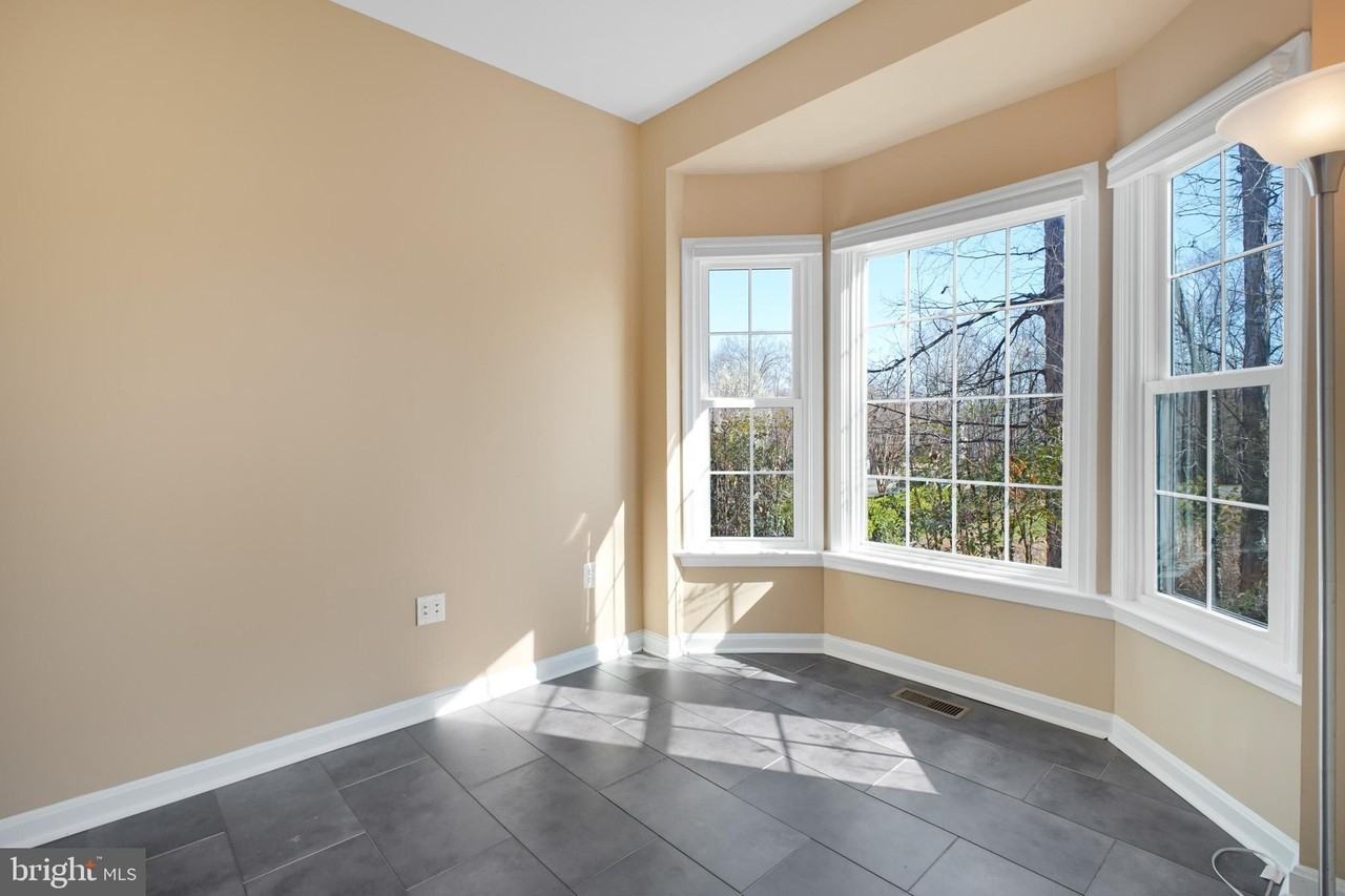 655 Lancaster St - Photo 7 of 50