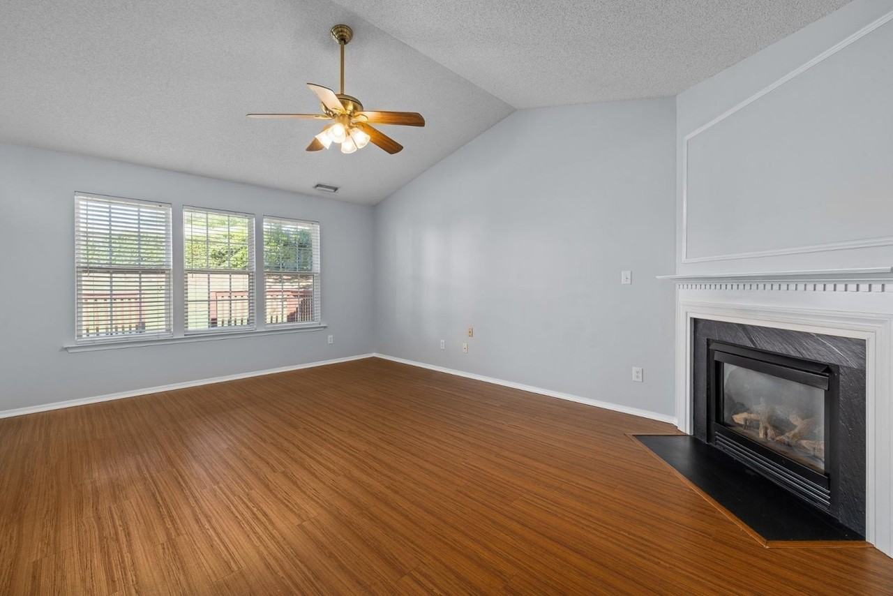 6332 Saybrooke Dr - Photo 7 of 30