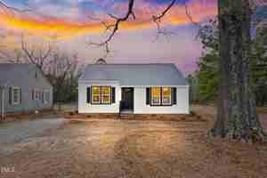 featured image of 1304 S 14th St