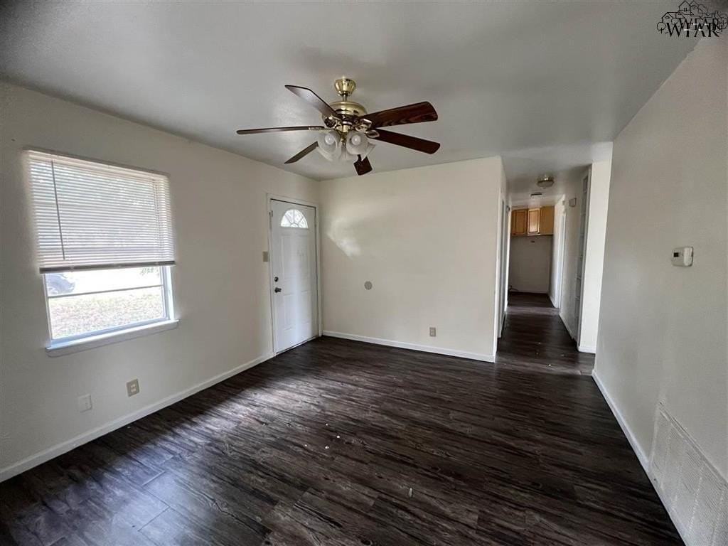 1421 Tanbark Rd - Photo 2 of 11