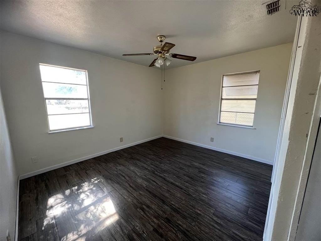 1421 Tanbark Rd - Photo 3 of 11