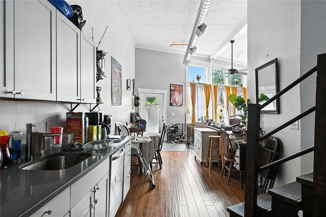 3104 Dobson St - Photo 2 of 8