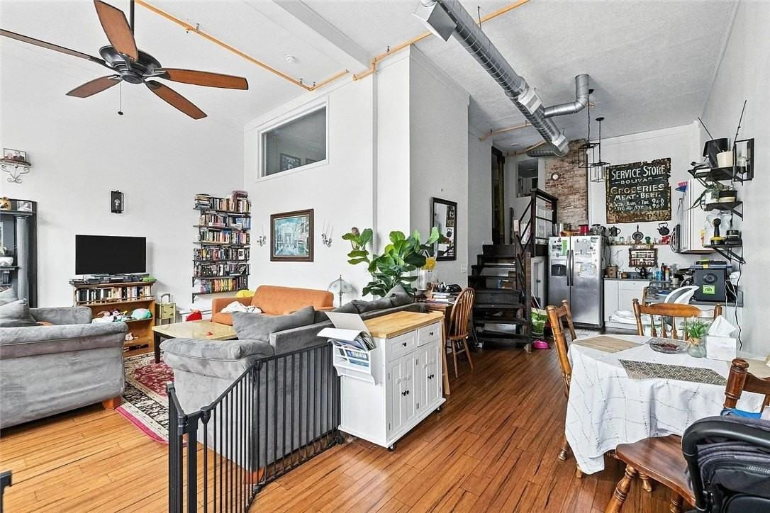 3104 Dobson St - Photo 3 of 8