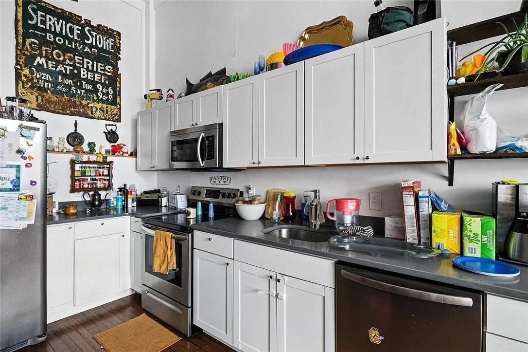 3104 Dobson St - Photo 4 of 8