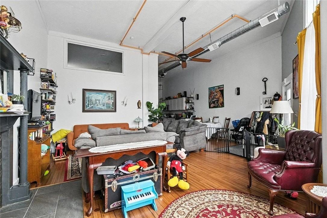 3104 Dobson St - Photo 5 of 8