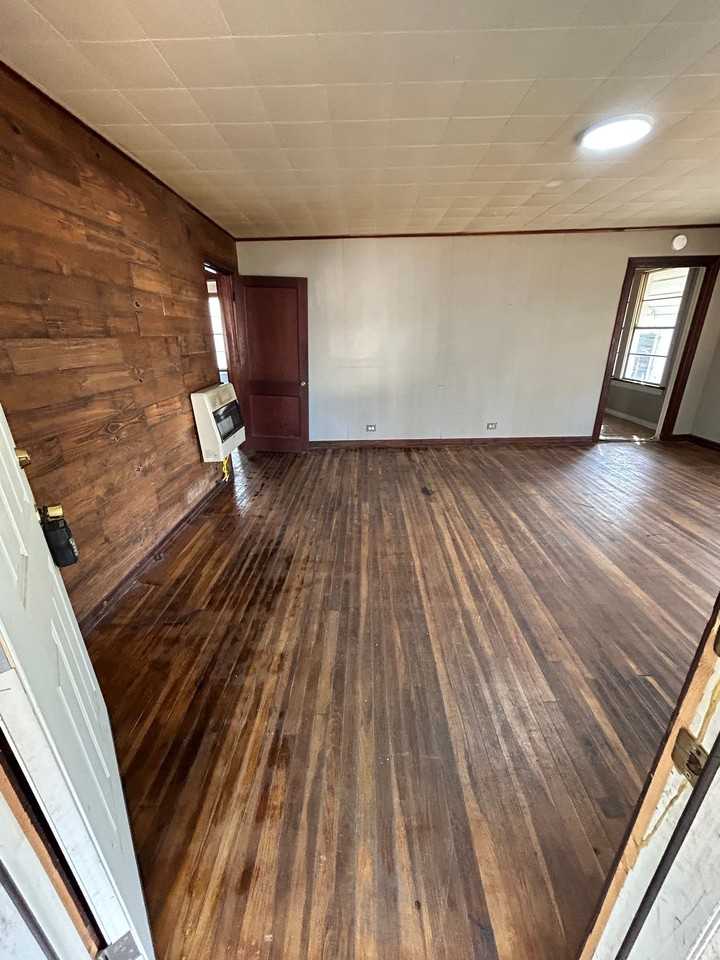 102 E Charlotte Ave #1 - Photo 3 of 6