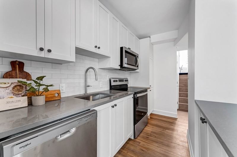 153 Sanford Ave #C - Photo 4 of 15