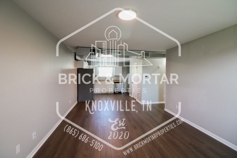 137 Tallent Way - Photo 3 of 15