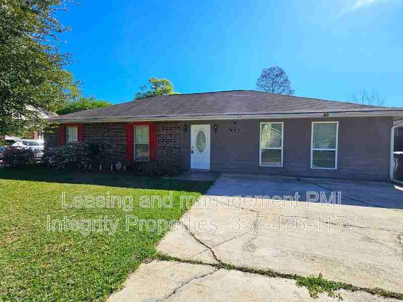 7441 Quorum Dr - Photo 3 of 23