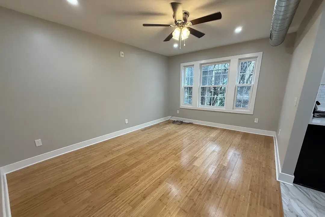 5535 HOBART STREETAPT 7 #5535-7 - Photo 3 of 7