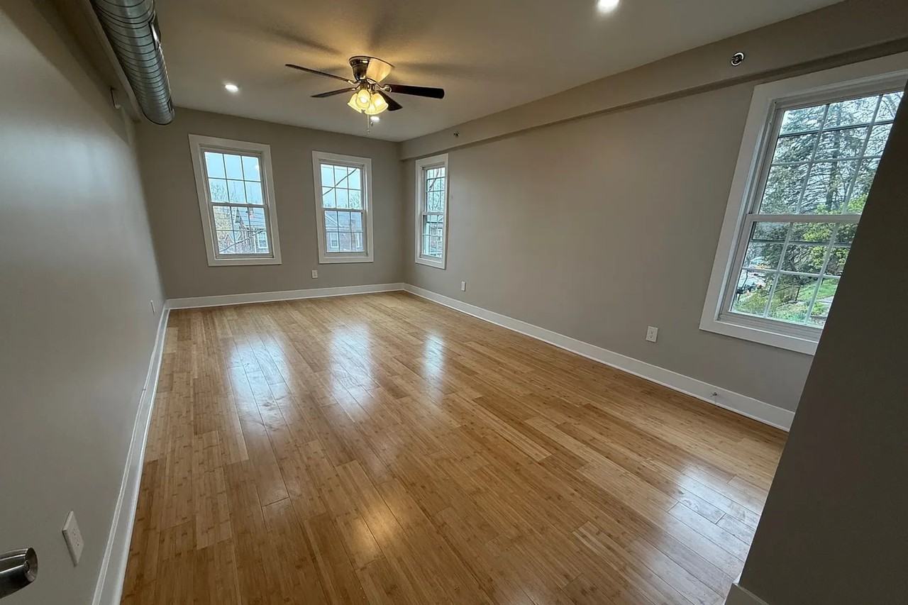 5535 HOBART STREETAPT 7 #5535-7 - Photo 4 of 7