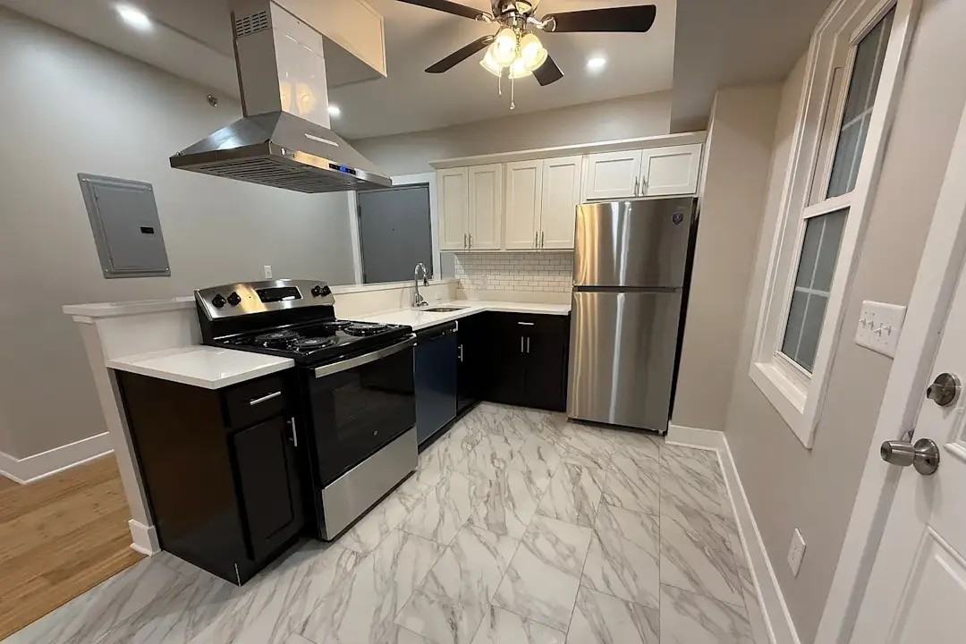 5535 HOBART STREETAPT 7 #5535-7 - Photo 5 of 7