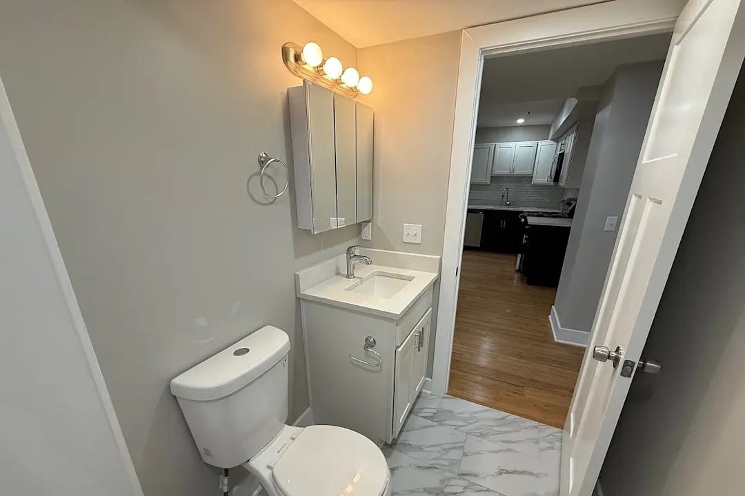 5535 HOBART STREETAPT 7 #5535-7 - Photo 6 of 7