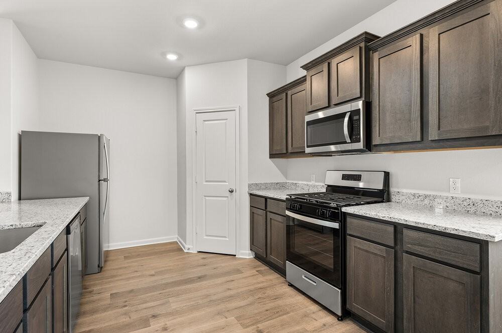 207 Julian Davis Dr - Photo 5 of 21