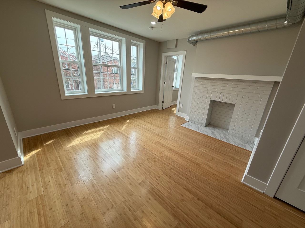 5535 HOBART STREETAPT 2 #5535-2 - Photo 4 of 11