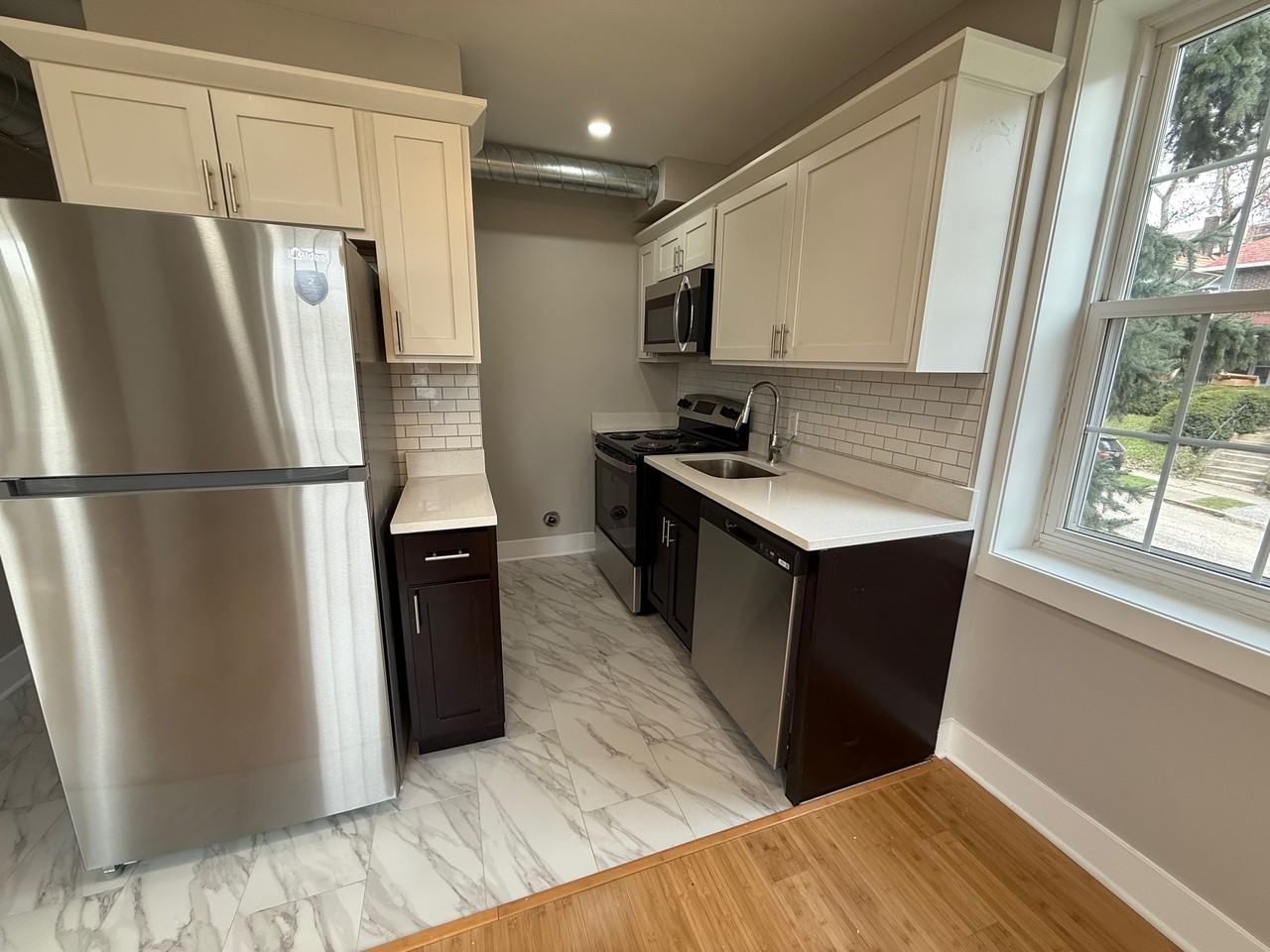 5535 HOBART STREETAPT 2 #5535-2 - Photo 5 of 11