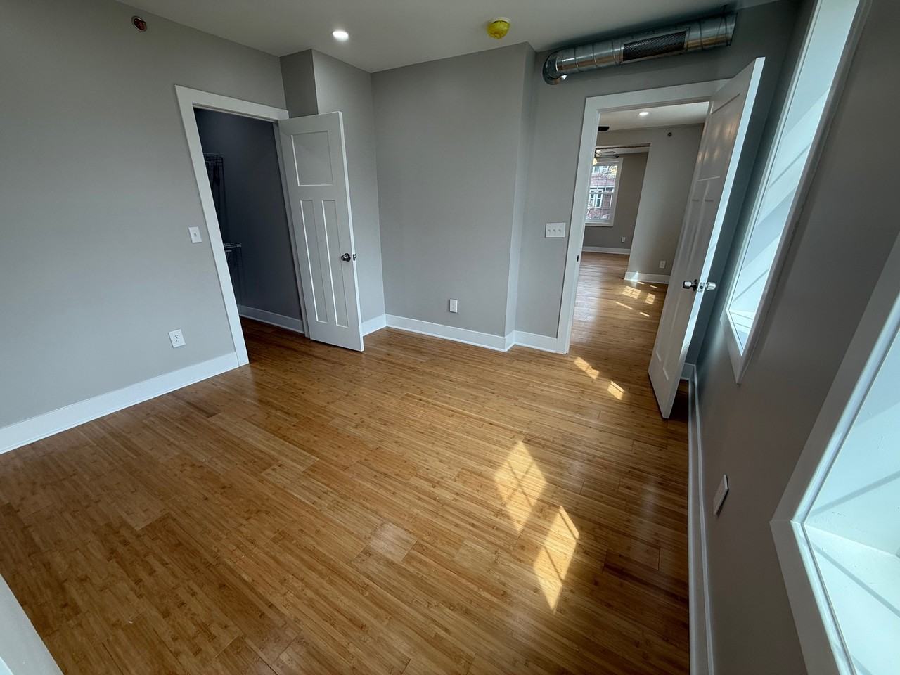 5535 HOBART STREETAPT 2 #5535-2 - Photo 7 of 11