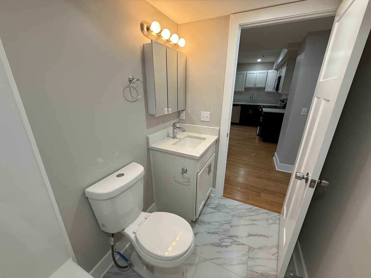 5535 HOBART STREETAPT 3 #5535-3 - Photo 7 of 10