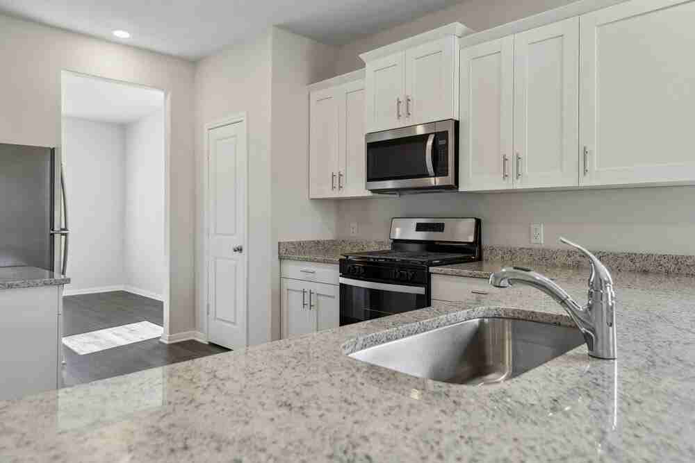 16459 Honeysuckle Hill Dr - Photo 5 of 21