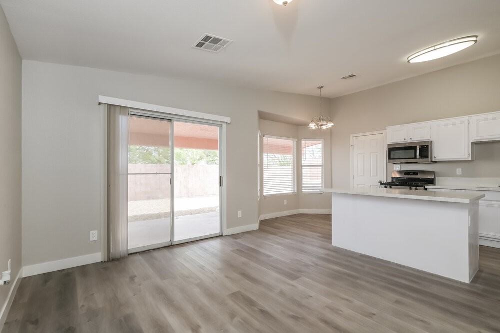 456 Palegold St - Photo 7 of 18