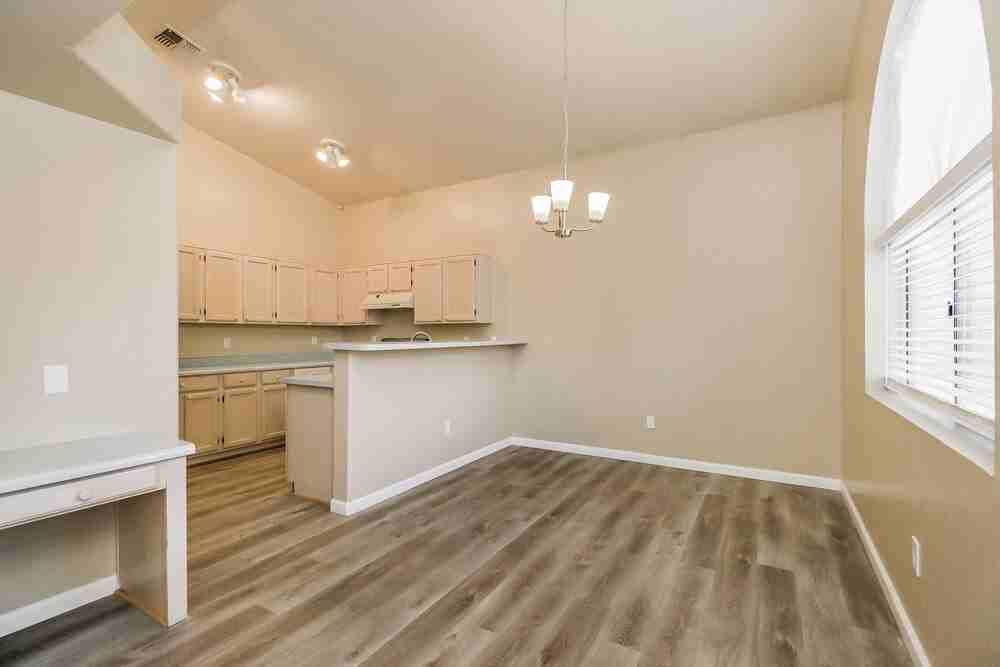 4649 E Towne Ln - Photo 6 of 20