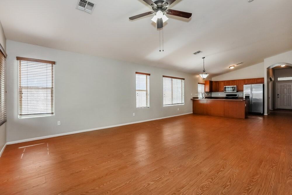 38141 N Rusty Ln - Photo 5 of 21