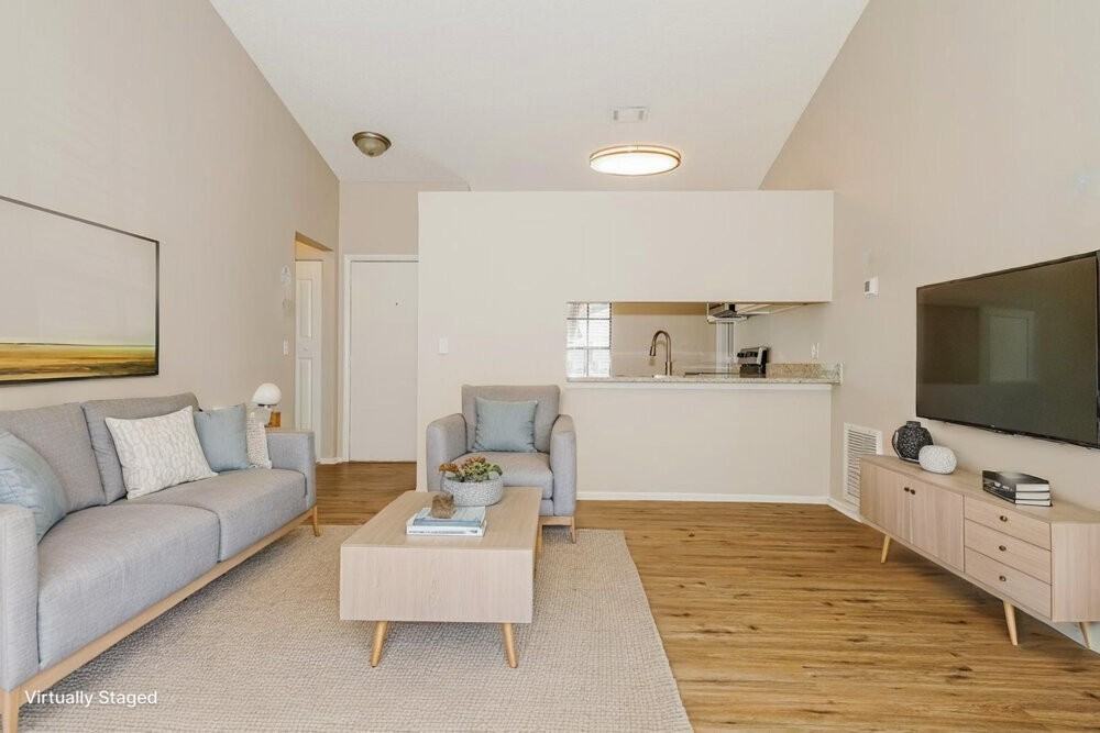 1439 Lodge Ter - Photo 3 of 20
