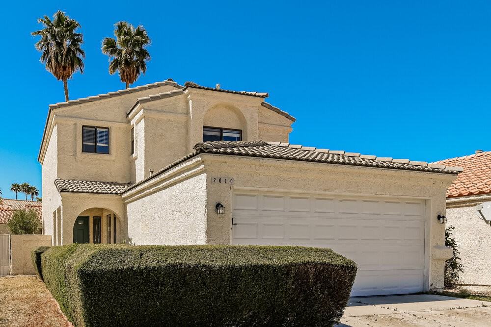 2010 Waverly Cir - Photo 4 of 17