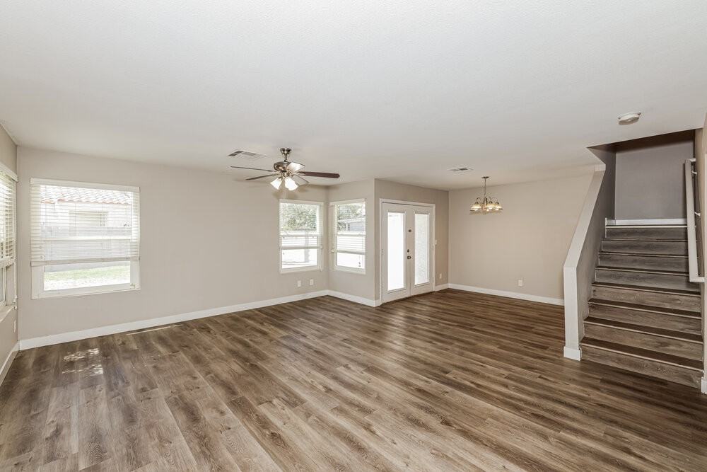 2010 Waverly Cir - Photo 5 of 17