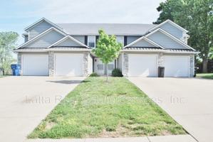 featured image of 3213 Sw Iron Creek Dr