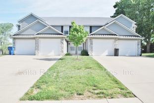 3213 Sw Iron Creek Dr - Photo 1 of 1