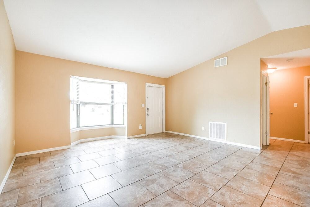 3645 E Powder Horn Rd - Photo 3 of 16